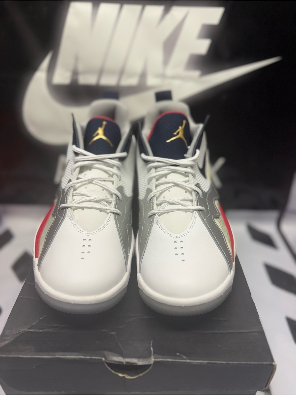 Nike Jordan Men’s White/Red/Navy Athletic Basketball Shoes - Picture 5 of 6